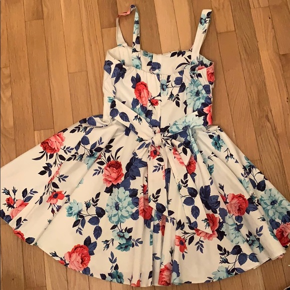 Cute floral skater dress!! - Picture 3 of 5